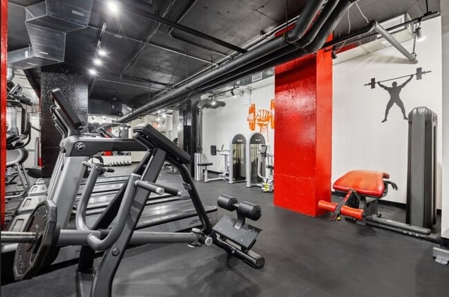 104-40 Queens Blvd in Queens, NY - Building Photo - Building Photo