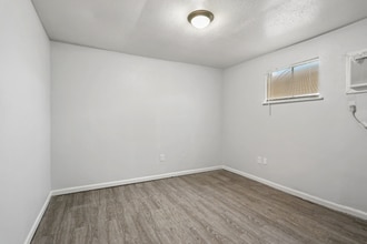 1536 Stumpf Blvd in Gretna, LA - Building Photo - Building Photo