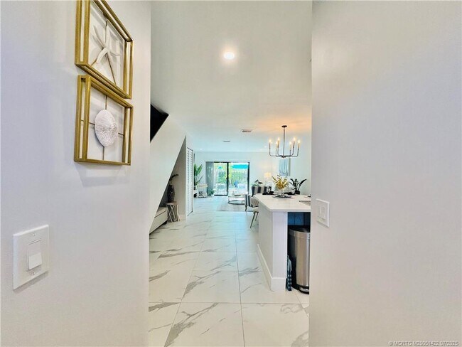 4225 N Hwy A1A in Fort Pierce, FL - Building Photo - Building Photo