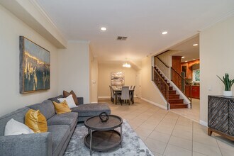 3689 S La Cienega Blvd in Los Angeles, CA - Building Photo - Building Photo