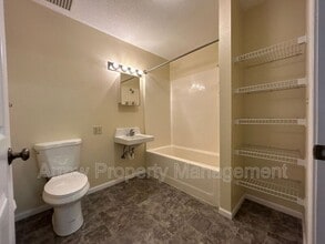 1015 14th St in Wamego, KS - Building Photo - Building Photo