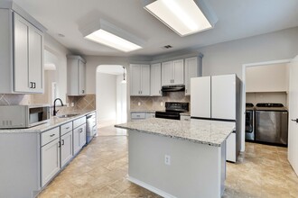 6305 Roseborough Dr in Austin, TX - Building Photo - Building Photo