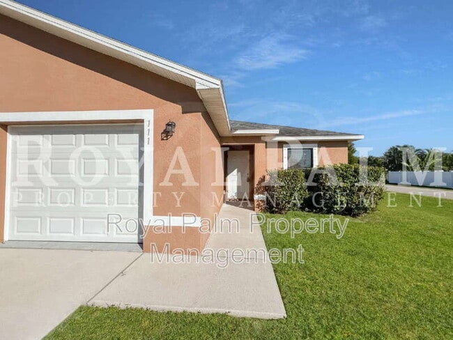 111 SE 2nd Ave in Cape Coral, FL - Building Photo - Building Photo