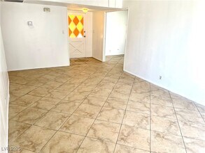 2198 Capistrano Ave in Las Vegas, NV - Building Photo - Building Photo