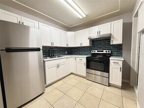 3022 W Walnut St in Tampa, FL - Building Photo - Building Photo