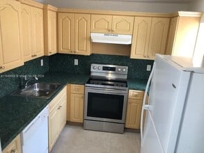 1063 SW 2nd St in Miami, FL - Building Photo - Building Photo