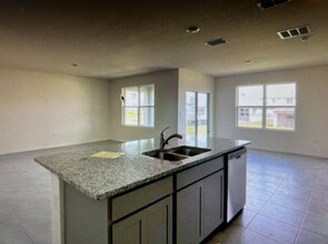 2522 Sandy Crk Ln in Davenport, FL - Building Photo - Building Photo