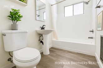 4215 Don Tomaso Dr, Unit 8 in Los Angeles, CA - Building Photo - Building Photo