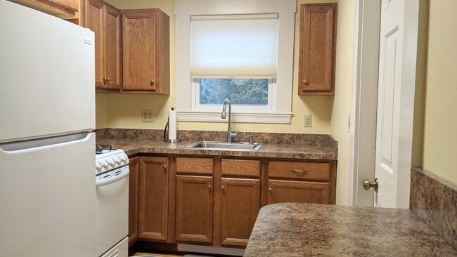 80 Main St, Unit RSide