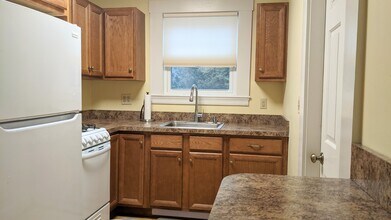 80 Main St, Unit RSide in Woburn, MA - Building Photo - Building Photo