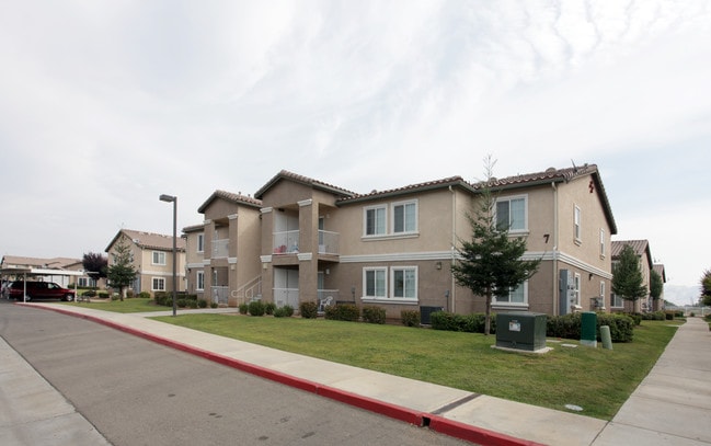 Los Arboles Apartments