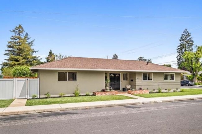 property at 689 Bayport Ave