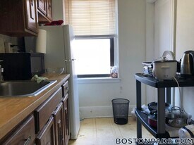 349 Pleasant St in Malden, MA - Building Photo