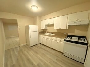 60 E 12th St in Merced, CA - Building Photo - Building Photo