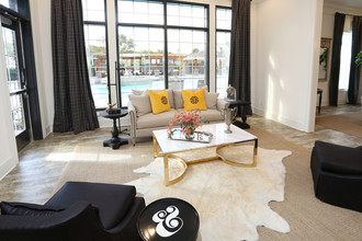 The Tracery Apartments in Lexington, KY - Building Photo - Interior Photo