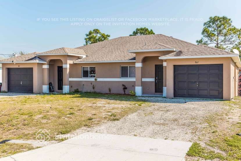 867 Bedford Dr in Lehigh Acres, FL - Building Photo
