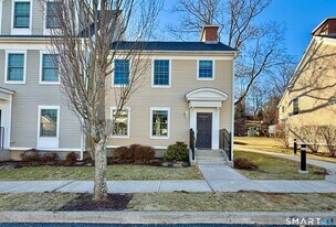 17-17 Rockfield Dr in Stamford, CT - Building Photo