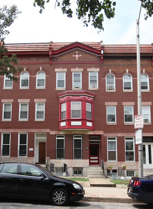 3006 N Calvert St in Baltimore, MD - Building Photo