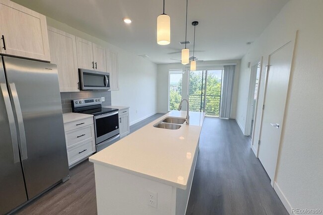 4900 W 29th Ave, Unit 310 in Denver, CO - Building Photo - Building Photo