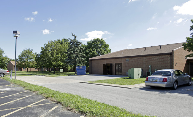 St. George's Manor in Toledo, OH - Building Photo - Building Photo