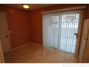 2127 Grenadier Ave N in Oakdale, MN - Building Photo - Building Photo