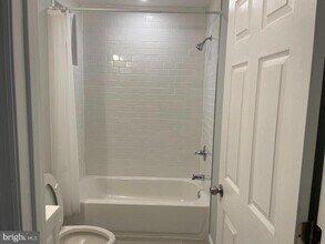 2406 W Thompson St in Philadelphia, PA - Building Photo - Building Photo
