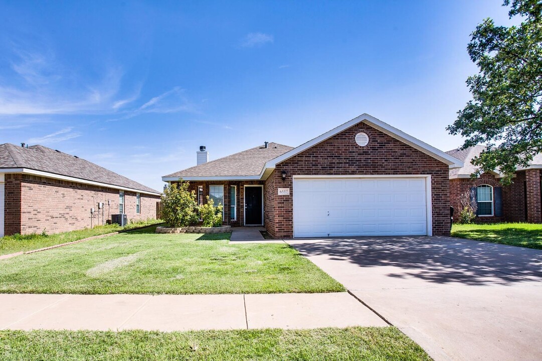 6537 93rd St in Lubbock, TX - Building Photo