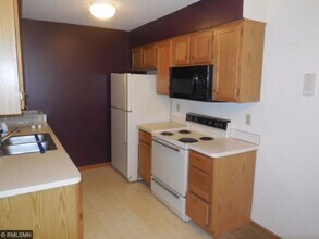 10618 Hummingbird St NW in Minneapolis, MN - Building Photo - Building Photo