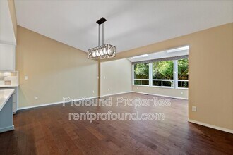 9045 SW Pinto Ct in Beaverton, OR - Building Photo - Building Photo
