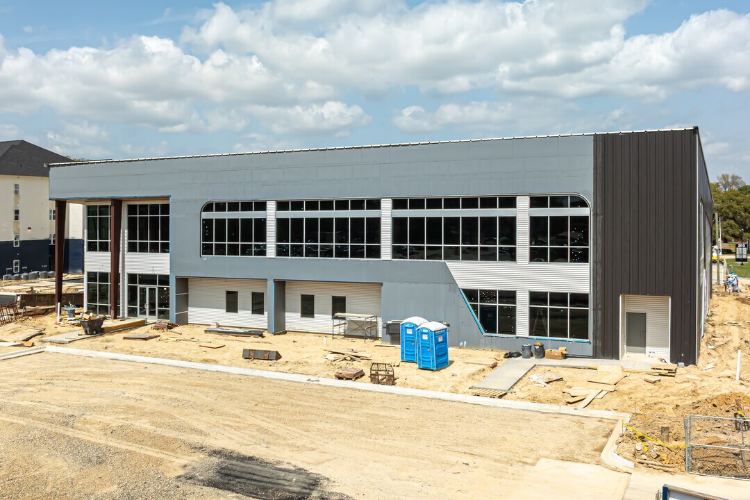 Point at Mid City in Baton Rouge, LA - Building Photo