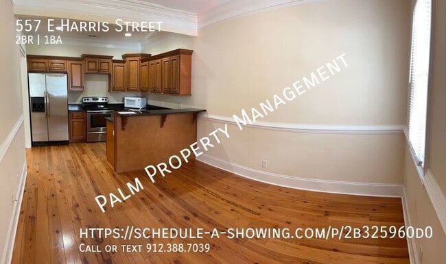 557 E Harris St in Savannah, GA - Foto de edificio - Building Photo