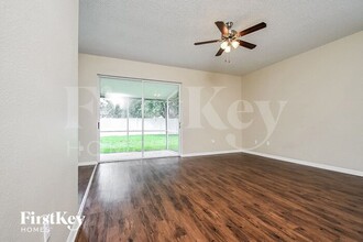 1243 Alpine Lake Dr in Brandon, FL - Building Photo - Building Photo