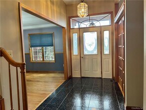 10 Carrington Ct in Poughkeepsie, NY - Building Photo - Building Photo