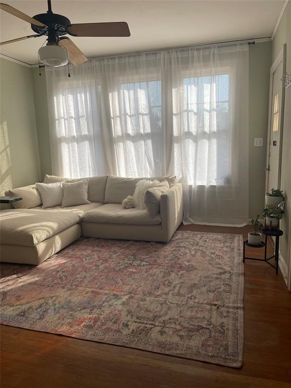 property at 1417 W Lynn St