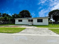 2850 SW 8th St in Fort Lauderdale, FL - Foto de edificio - Building Photo