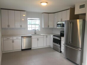 940 Charles St in West Palm Beach, FL - Building Photo - Building Photo