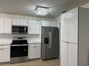 6500 W 25th Ln in Hialeah, FL - Building Photo - Building Photo