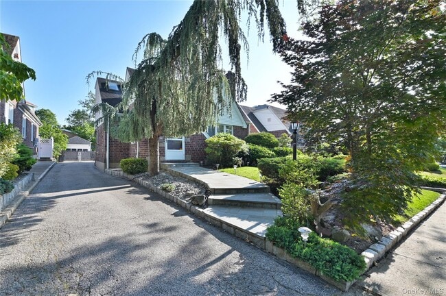 249-48 Rushmore Terrace in Queens, NY - Building Photo - Building Photo