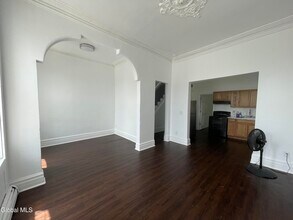 475 S Pearl St in Albany, NY - Foto de edificio - Building Photo