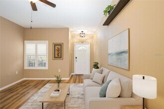 7525 Plantation Cir, Unit Unit 35B in University Park, FL - Building Photo - Building Photo