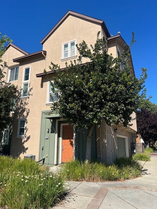 2190 Morrow St in Hayward, CA - Building Photo