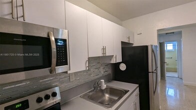 16911 NE 21st Ave in North Miami Beach, FL - Building Photo - Building Photo
