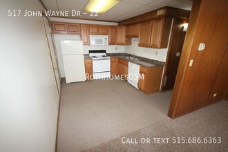 517 S John Wayne Dr in Winterset, IA - Building Photo - Building Photo