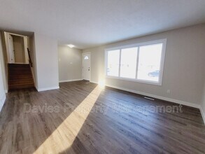 14612-14662 62 St NW in Edmonton, AB - Building Photo - Building Photo