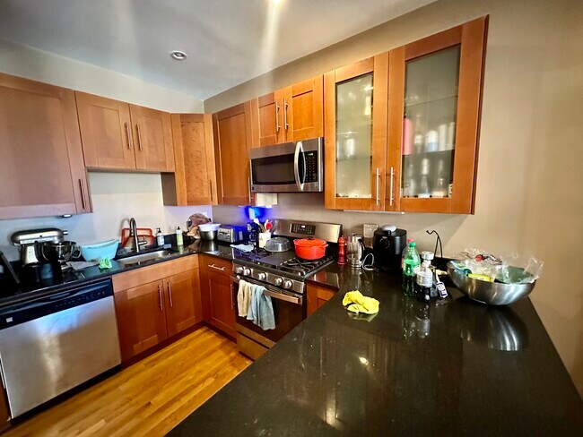 10 Saint Lukes Rd, Unit B in Boston, MA - Building Photo - Building Photo