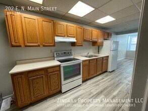 202 E N Main St in Oakwood, IL - Building Photo - Building Photo