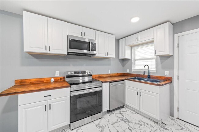 2120 Krenson St in Savannah, GA - Building Photo - Building Photo