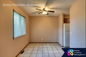 7712 Bowness Rd NW in Calgary, AB - Building Photo - Building Photo