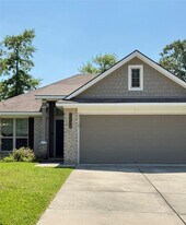 1134 Shadow Glenn Dr in Conroe, TX - Building Photo