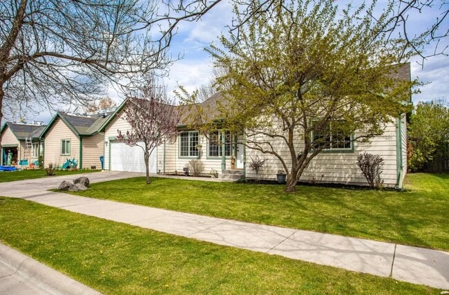 property at 2860 Fleet St
